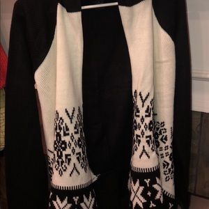 Beautiful Blk and white Sweater L